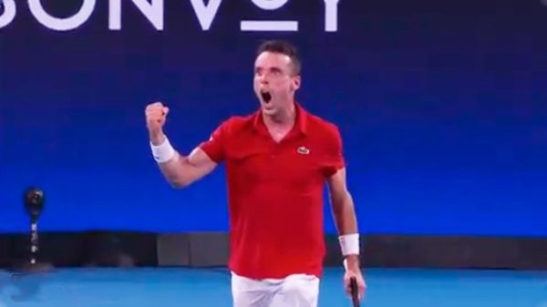 Roberto Bautista celebra su victoria en Sidney. (Foto: @ATPCup)