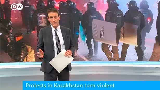 trece policías muertos. Dos de ellos fueron decapitados. Arde Kazajistán. (Foto: DW)