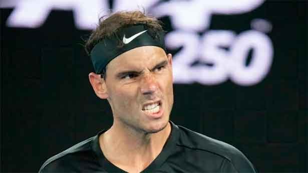 Nadal alza su primer título de 2022 en Melbourne. (Foto: