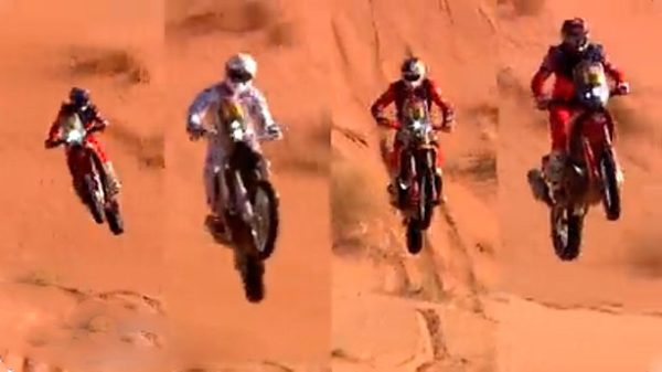 Duelo de motos en las dunas. (Foto: @dakar)