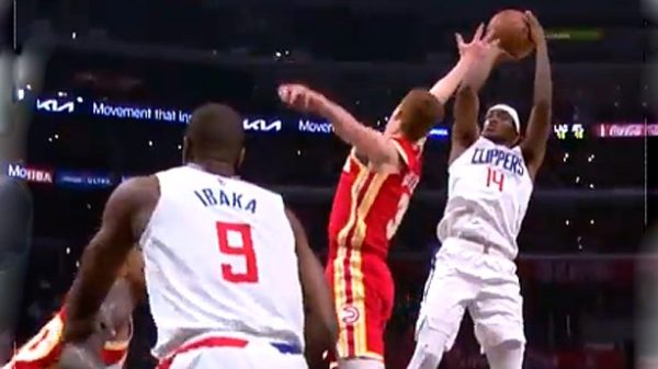 Sobresaliente Ibaka en la victoria de los Clippers. (Foto: @LAClippers)