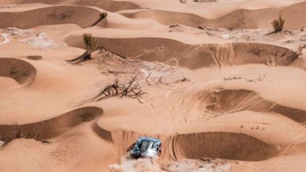 El increíble camino de baches de la penúltima jornada. (Foto: @dakar)