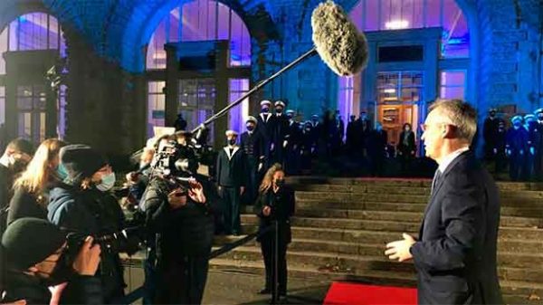 Una puerta abierta al diálogo y el deshielo. (Foto: @jensstoltenberg)