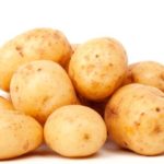 Las patatas tienen que estar muy limpias porque se van a comer sin pelar. (foto: Pixabay)