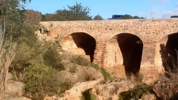 Puente de Santa Eulalia del Río (Ibiza). (Foto: Arturo Dorrego)