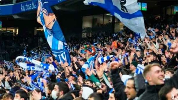 Fiesta en el Reale Arena tras graves sucesos fuera del estadio. (Foto: @RealSociedad)