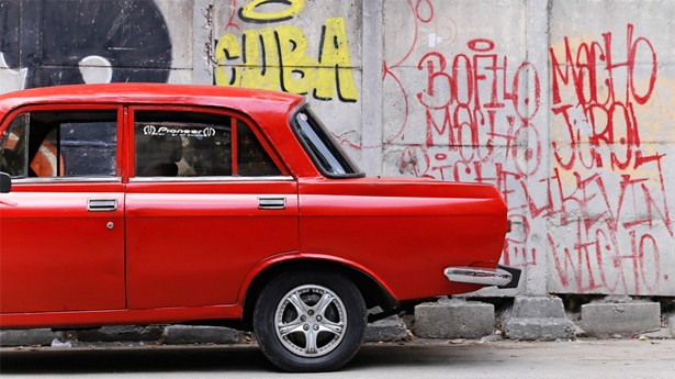 Ver a Cuba podrirse en manos de una camarilla corrupta nos produce una frustración indescriptible. (Foto: Pixabay)