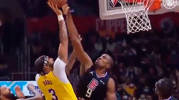 Ibaka brilló con sus 20 puntos ante los Lakers. (Foto: @LAClippers)