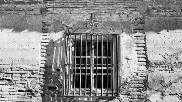 Una ventana siempre significa luz. (Foto: Francisco Javier Melero / Boadilla de Rioseco)