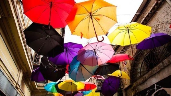 Aprendí a caminar bajo la lluvia... (Foto: Pixabay)