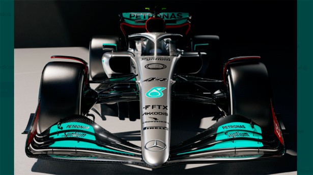 Mercedes-AMG F1 W13 E Performanceque regresa al plata tras dos años mutado a negro para recuperar el trono. (Foto: @MercedesAMGF1)
