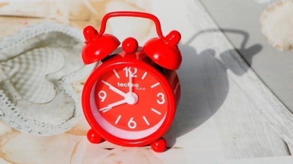 El despertador tiene celos de mi cama. (Foto: Pixabay)
