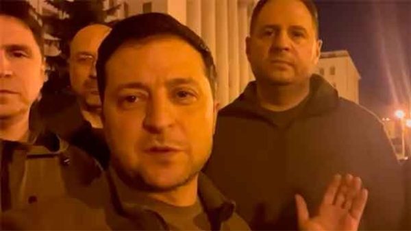El llamamiento del presidente Volodymyr Zelenskym junto a su gobierno