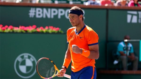 Rafa Nadal y otra de sus remontadas increíbles. (Foto: @BNPPARISBAS/tWITTER