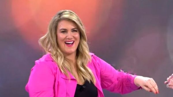 Carlota Corredera fue homenajeada por sus compañeros en su despedida. (Foto: Telecinco)