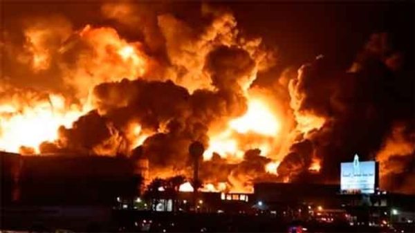 Ataque con misiles y drones contra instalaciones de Aramco en Yeda. (Foto: