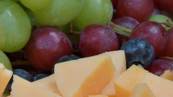 El queso y las uvas casan de maravilla. (Foto: RicardoADom/Pixabay)
