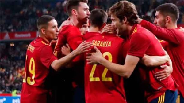 Poder y exhibición de España en Riazor. (Foto: @SeFútbol)