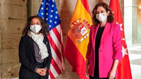La presidenta con la nueva embajadora de los Estados Unidos en España