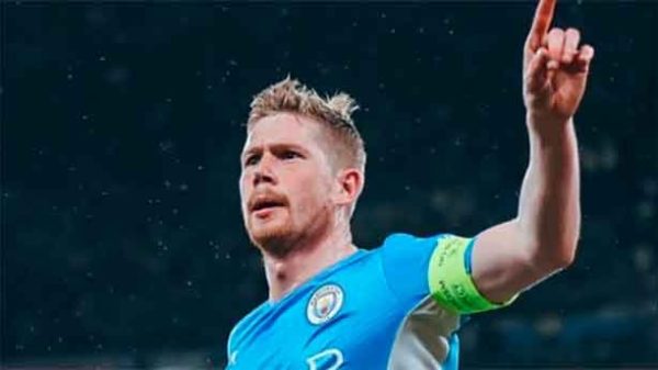 Foden y De Bruyne encontraron una pequeña vía para desequilibrar el marcado. (Foto: