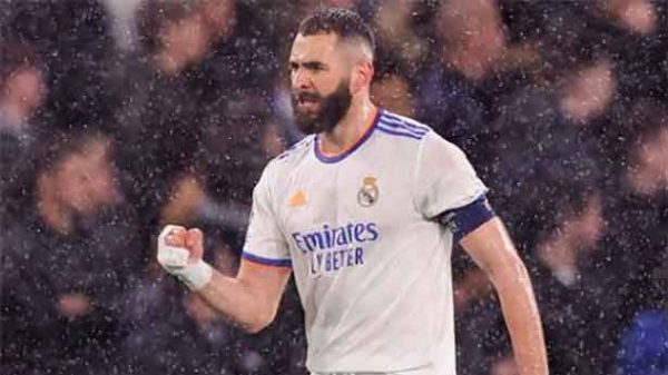 El héroe bajo el diluvio. Tres golazos inolvidables de Karim. (Foto: @RealMadrid)