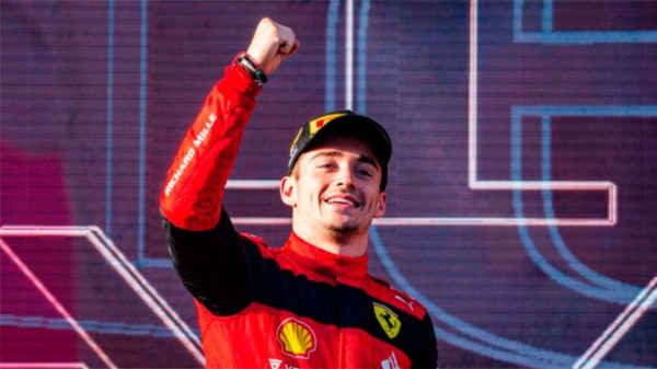 Gran victoria de Leclerc en Albert Park. (Foto: @ScuderiaFerrari)