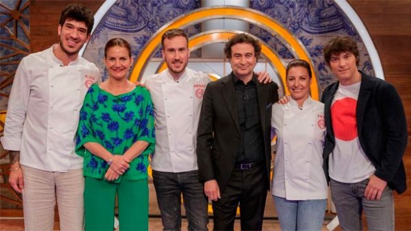 Tres ganadores del talent culinario vuelven al plató de MasterChef. (Foto: RTVE)