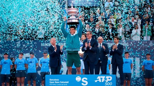 Alcaraz sólo necesitó una hora para llevarse su cuarto trofeo. (Foto: @bcnopenbs)