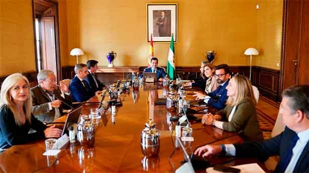 El Gobierno del Cambio llegó unido hasta el final. (Foto: @JuanMa_Moreno)