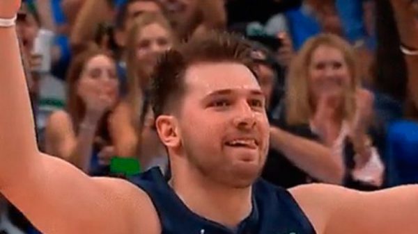 Doncic brilló y puso a los de Dallas 3-2. (Foto: @mavs)