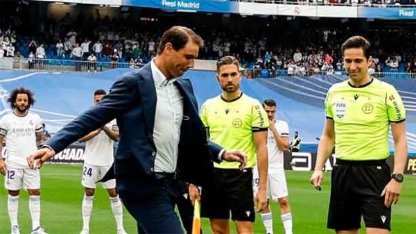 Una ovación de gala para Nadal en el saque de honor. (Foto: @RealMadrid)