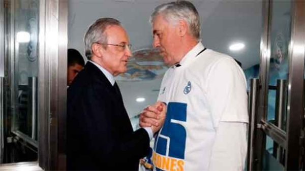 La felicitación de Florentino a Carlo Ancelotti. (Foto: @RealMadrid)