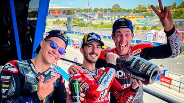 Los tres corredores del podio de Jerez. (Foto: @MotoGP)