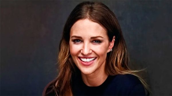Paula Echevarría cambia de registro y se une a los jueces de Got Talent. (Foto: Telecinco)