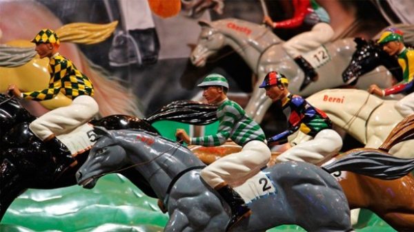 Todos los caballos corren el derbi