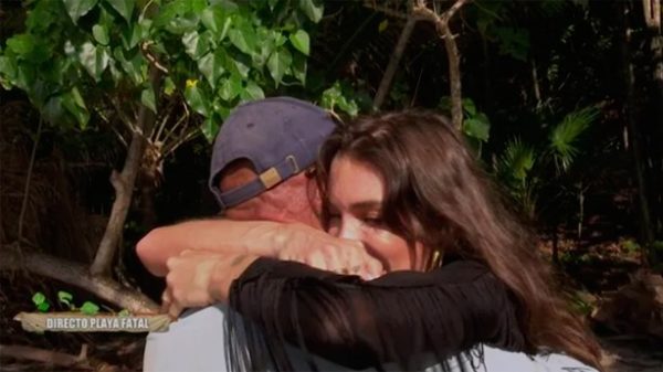 Kiko Matamoros recibió la primera visita de la edición y no pudo hacerle más feliz. (Foto: Telecinco)