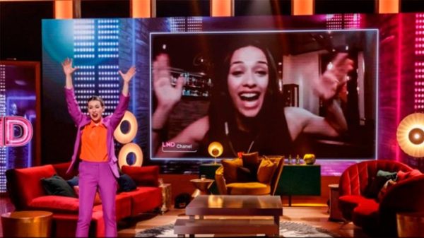 Eva Soriano con Chanel en La Noche D. (Foto: RTVE)