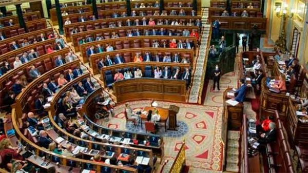 Sánchez incendió la Cámara con su intervención. (Foto: @Congreso)