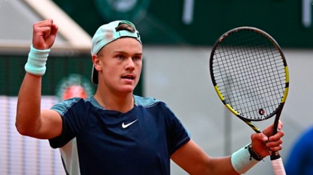 Holger Rune desquició a Tsitsipás y pasó a cuartos. (Foto: @rolandgarros)