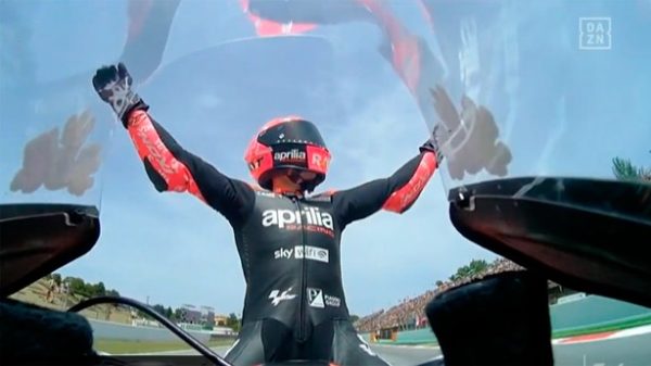 Aleix Espargaró logró la pole en el circuito que está a diez minutos de donde nació. (Captura: DAZN)