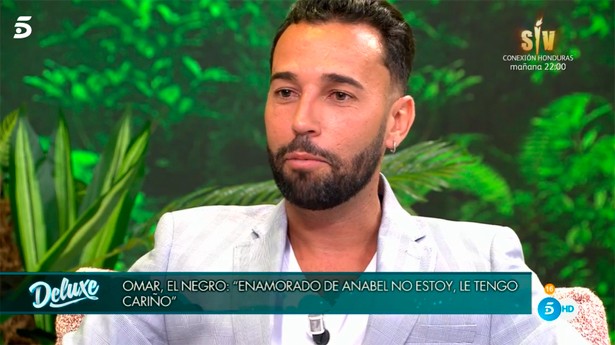 A Omar le han propuesto viajar a Honduras. Se lo está pensando. (Foto: Telecinco)