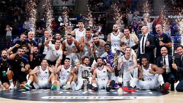 El mundo del baloncesto en vilo por la salud del entrenador del Real Madrid. (Foto: @PL)