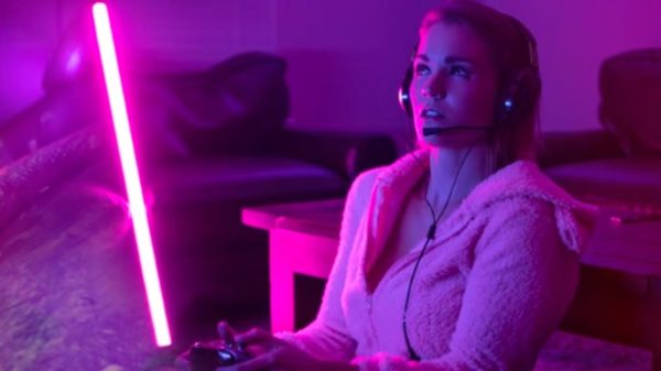 Cada vez más mujeres se dedican al gaming. (Foto de Alexander Jawfox en Unsplash)