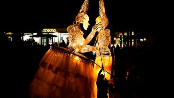 Las figuras articuladas de gran escala protagonizan el primer espectáculo. (Foto: esmadrid)