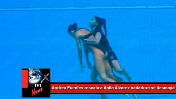 Andrea Fuentes rescata a la nadadora Anita Álvarez. (Foto: TV1)