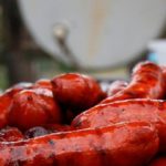 Chorizos para acompañar a patatas y huevos batidos. (Foto: Pixabay)