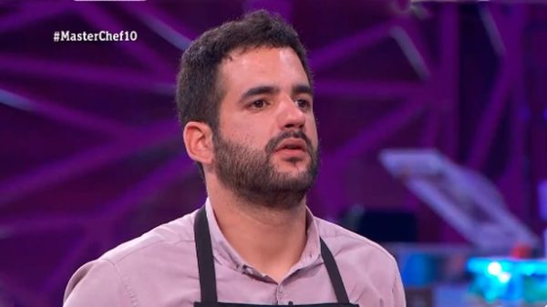 Jokin tuvo que colgar su delantal en la décima gala. (Foto: RTVE)