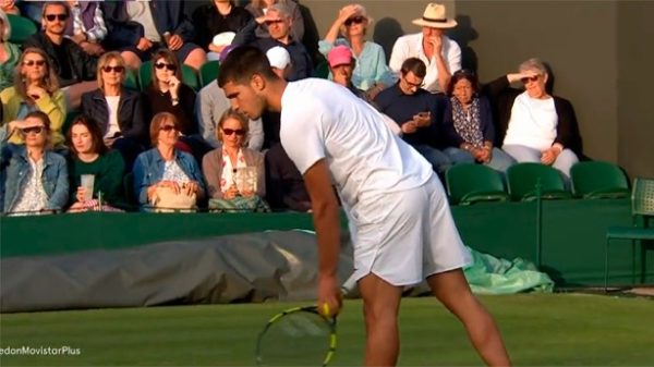 Carlos Alcaraz llega sin problemas a la tercera ronda. (Foto: @Wimbledon)
