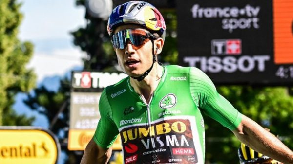 Van Aert ganó en la meta de Lausana. (Foto: @LeTour)