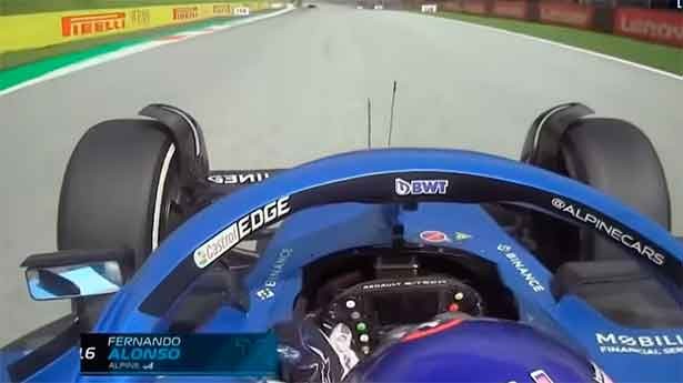 Alonso le reprendió con la mano a Tsunoda pilotado a 300 km/h